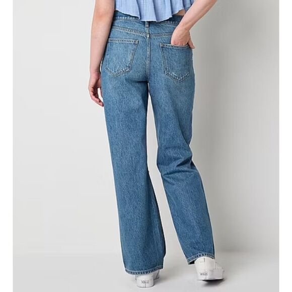 Arizona Juniors Women's Highest Rise Straight Leg Skater Jean- 0 - Picture 2 of 4